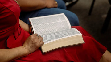 10 Simple Ways to Stay Consistent in Bible Reading